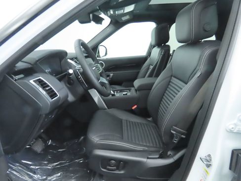 Used 2025 Land Rover Discovery S AWD/4WD image 20