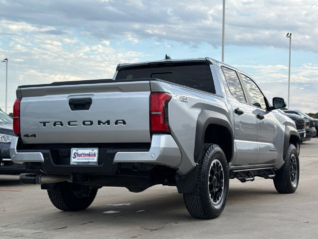 Used 2024 Toyota Tacoma TRD Off-Road w/ TRD Off Road Upgrade Package AWD/4WD image 9