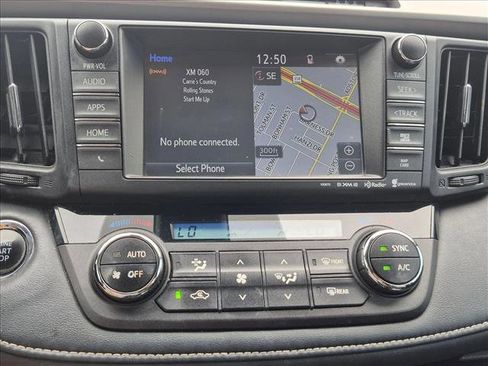 Used 2018 Toyota RAV4 Limited FWD image 12