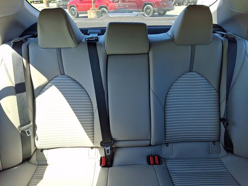 Used 2019 Toyota Camry SE w/ Convenience Package FWD image 20
