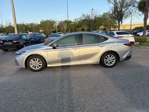 Used 2025 Toyota Camry LE image 2