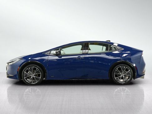 Used 2024 Toyota Prius XLE AWD/4WD image 2