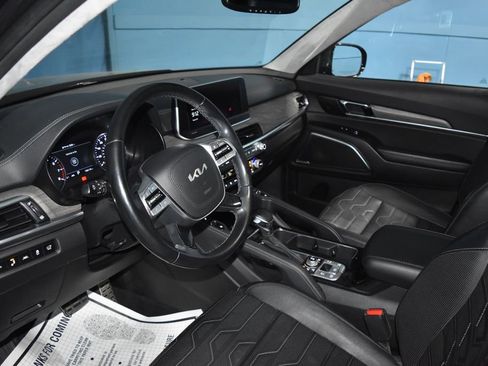 Used 2022 Kia Telluride SX w/ SX Prestige Package image 2