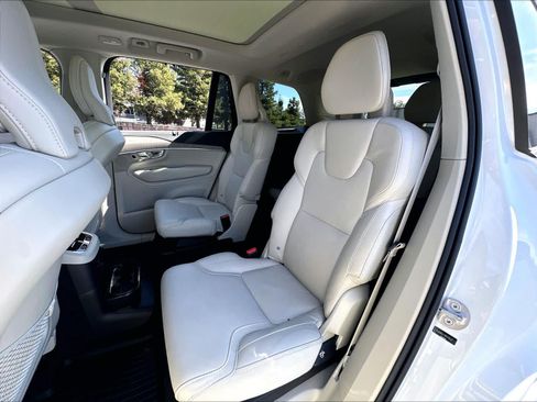 Used 2024 Volvo XC90 T8 Ultimate w/ Protection Package Premier AWD/4WD image 29