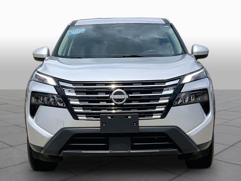 Used 2024 Nissan Rogue SV FWD image 4