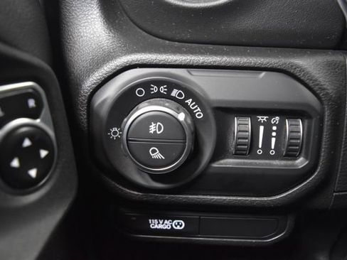 Certified 2020 Jeep Gladiator Overland image 16