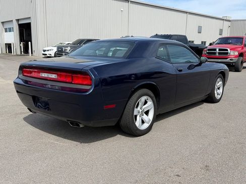 Used 2013 Dodge Challenger SXT image 17