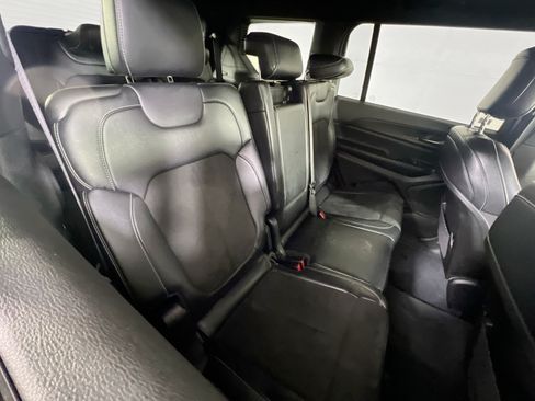 Used 2023 Jeep Grand Cherokee L Laredo AWD/4WD image 27