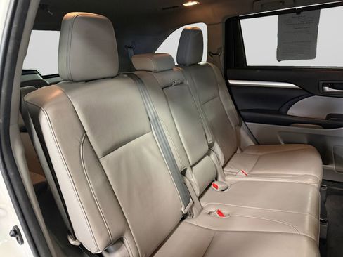 Used 2015 Toyota Highlander XLE AWD/4WD image 23