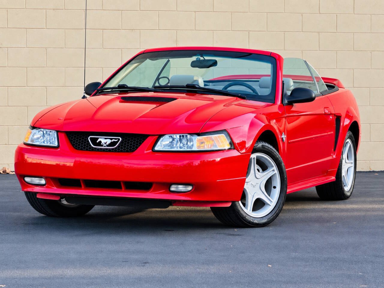 Used 1999 Ford Mustang GT RWD image 3