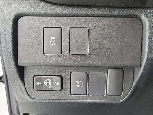 Used 2021 Toyota Tacoma SR AWD/4WD image 31