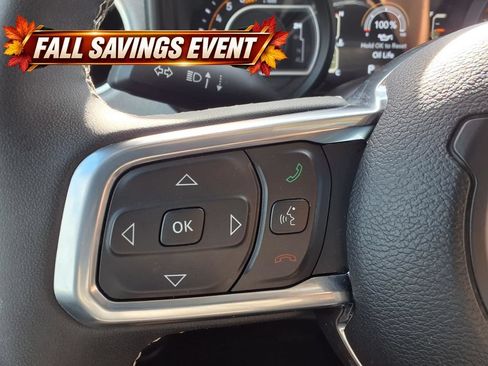 Used 2025 Jeep Wrangler Unlimited Sahara AWD/4WD image 18