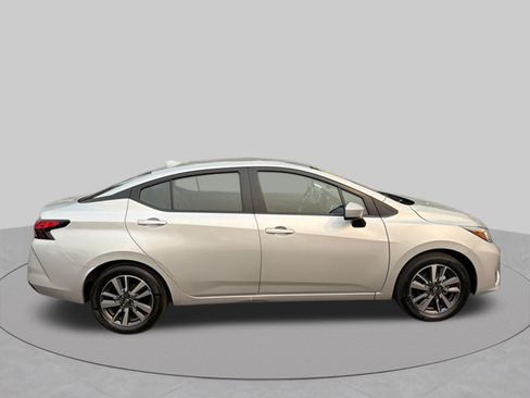 Used 2023 Nissan Versa SV FWD image 2
