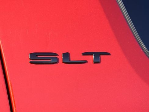 Used 2022 GMC Acadia SLT w/ Elevation Edition image 12