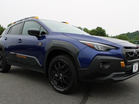 Used 2025 Subaru Crosstrek 2.5i Wilderness AWD/4WD image 5