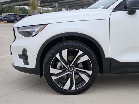 Used 2024 Volvo XC40 B5 Plus w/ Climate Package image 6