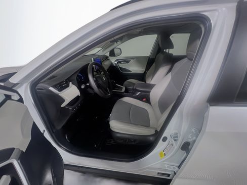 Used 2025 Toyota RAV4 XLE Premium w/ Weather Package AWD/4WD image 15