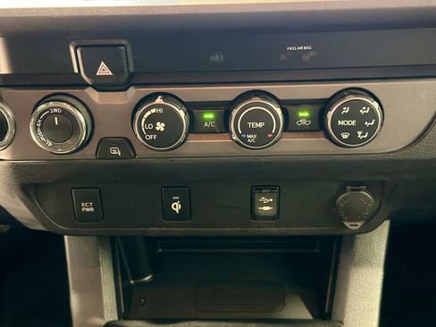 Used 2019 Toyota Tacoma TRD Off-Road AWD/4WD image 14