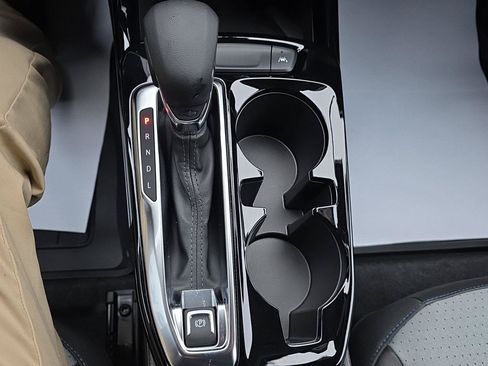 New 2025 Chevrolet Trax LT w/ Sunroof Package FWD image 14