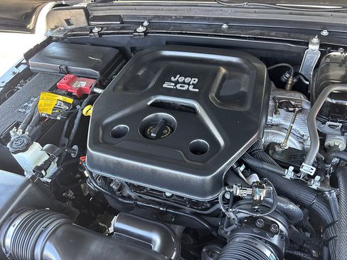 Used 2022 Jeep Wrangler Sport AWD/4WD image 29