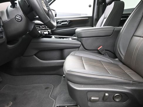 Certified 2025 Chevrolet Tahoe High Country w/ Sun And Tow Package image 17