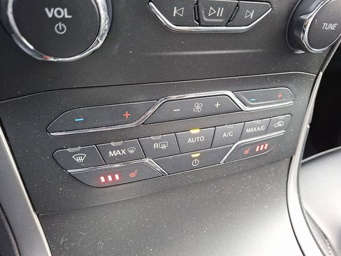 Used 2020 Ford Edge SEL w/ Convenience Package image 14