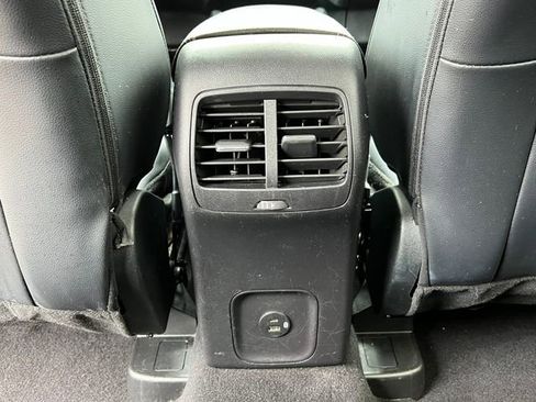 Used 2022 Ford Escape Titanium AWD/4WD image 38