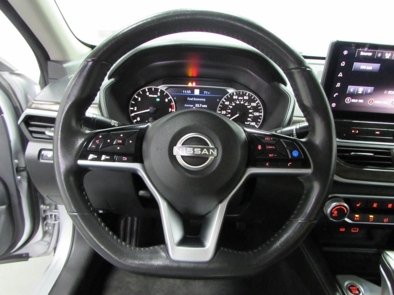 Used 2024 Nissan Altima 2.5 SV w/ SV Premium Package FWD image 23