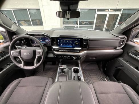 Used 2025 Chevrolet Silverado 1500 LT Trail Boss w/ Protection Package AWD/4WD image 18