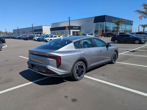 New 2025 Kia K4 EX image 3