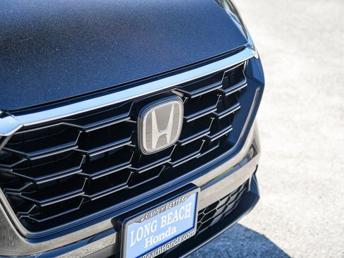 Certified 2025 Honda CR-V LX image 3