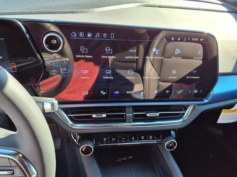 New 2026 Chevrolet Equinox EV LT image 10