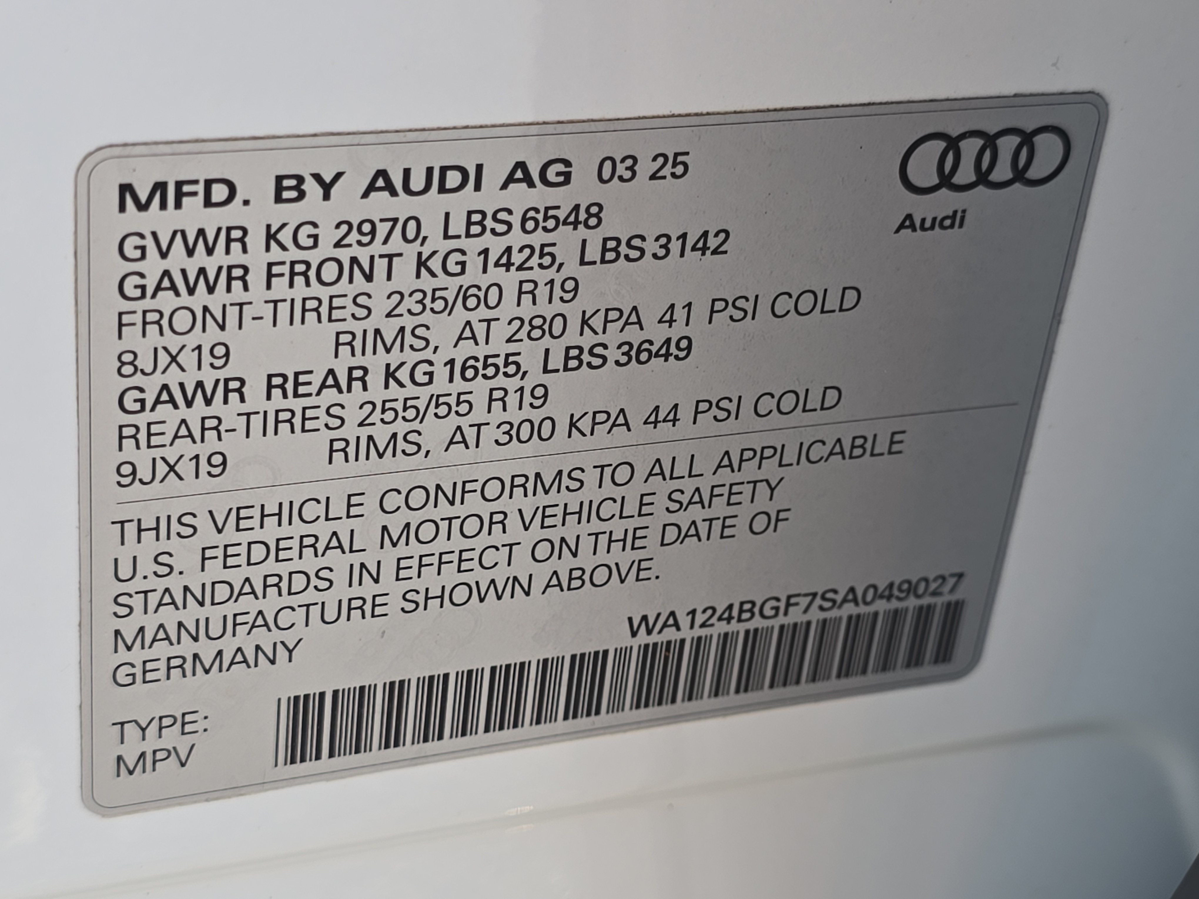 Used 2025 Audi Q6 e-tron Premium Plus w/ Premium Plus AWD/4WD image 35