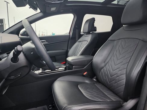 Certified 2025 Kia Sportage X-Pro image 10