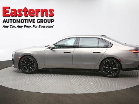 Used 2023 BMW 760i xDrive w/ Executive Package AWD/4WD image 65