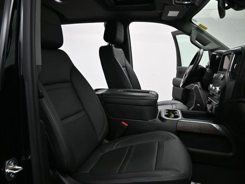 Used 2022 GMC Sierra 3500 Denali image 26