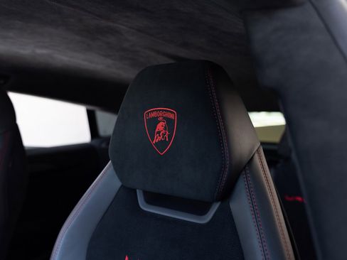 Used 2023 Lamborghini Urus Performante AWD/4WD image 59
