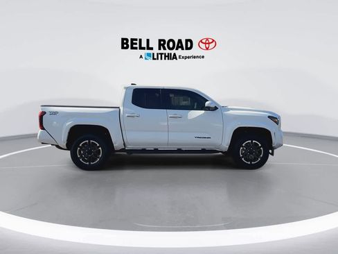 Used 2025 Toyota Tacoma TRD Sport w/ TRD Sport Premium Package image 10