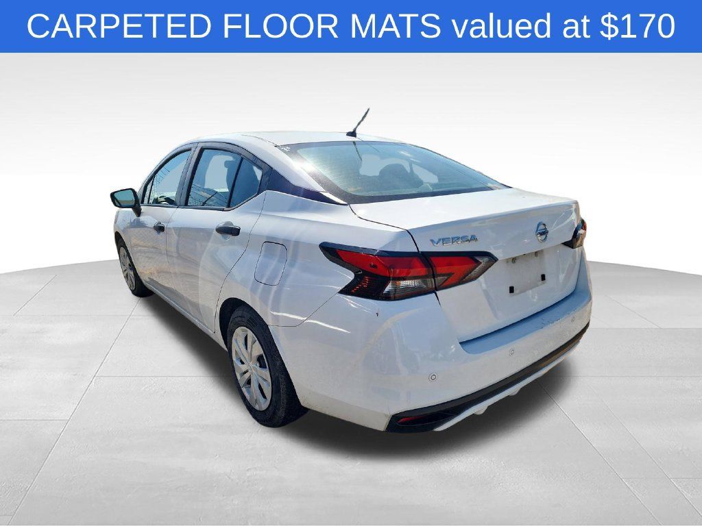 Used 2022 Nissan Versa S FWD image 3