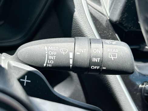 Used 2024 Toyota Corolla Cross AWD Hybrid w/ Moonroof Package image 19