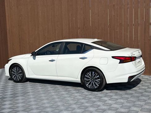 Used 2025 Nissan Altima 2.5 SV image 13