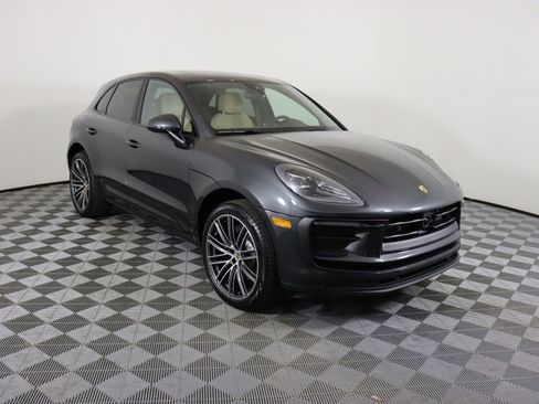 Used 2025 Porsche Macan image 7