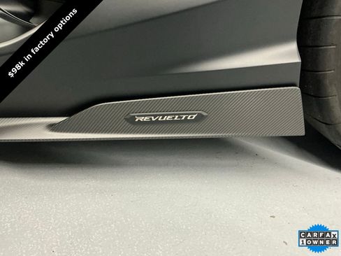 Used 2024 Lamborghini Revuelto image 31