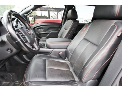 Used 2020 Nissan Titan PRO-4X w/ Pro-4x Convenience Package AWD/4WD image 6