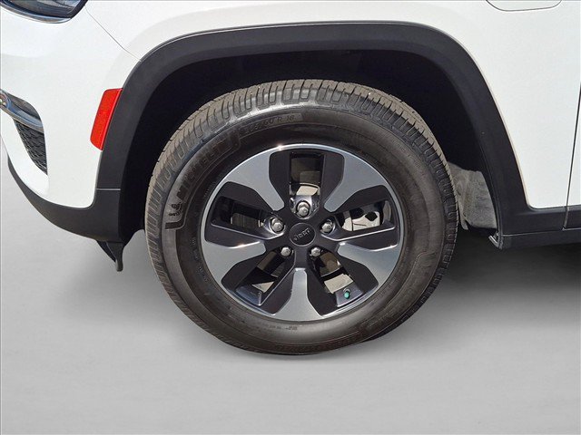 Used 2023 Jeep Grand Cherokee 4WD 4xe image 25