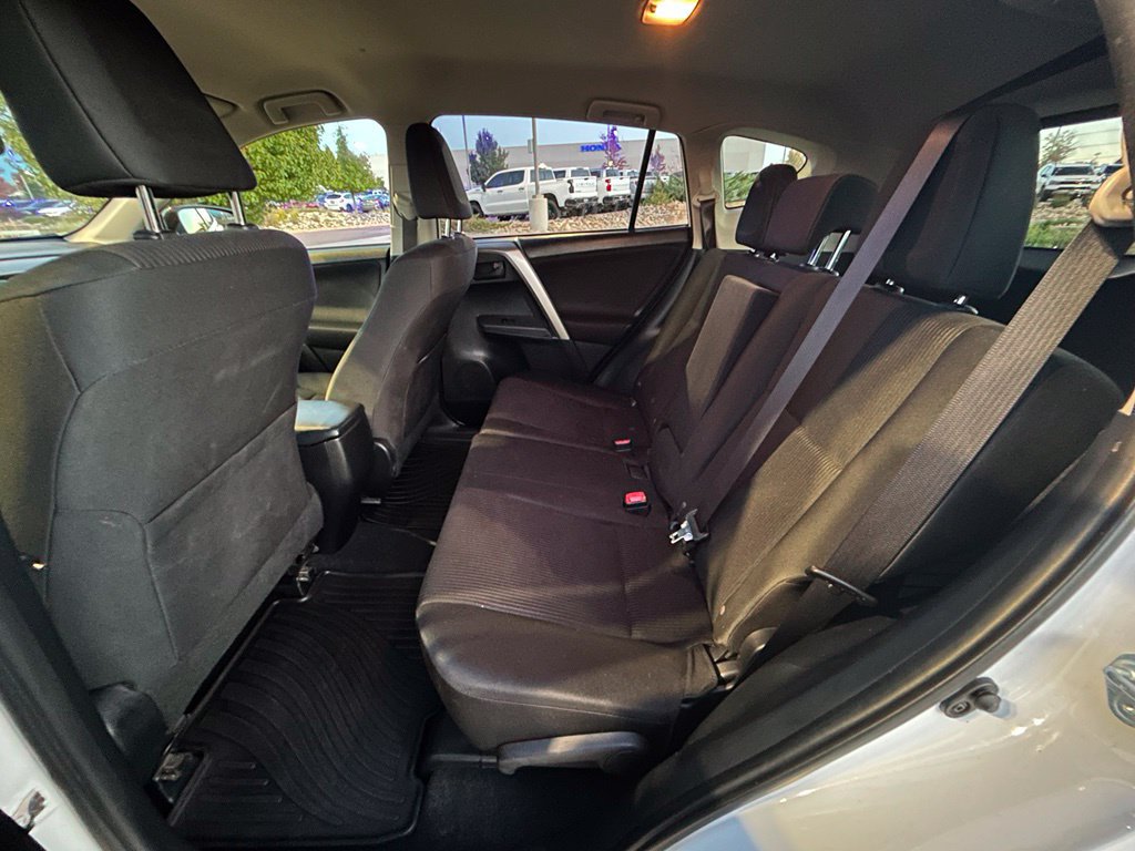Used 2015 Toyota RAV4 LE AWD/4WD image 27