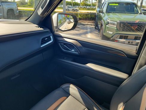Used 2023 GMC Yukon AT4 w/ AT4 Premium Plus Package AWD/4WD image 16