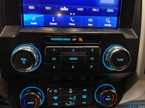 Used 2019 Ford F150 Lariat image 27