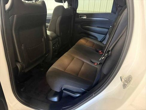Certified 2019 Jeep Grand Cherokee Laredo AWD/4WD image 23