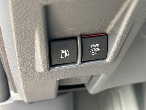 Used 2023 Toyota Sienna Limited AWD/4WD image 32